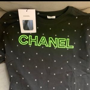 Chanel tshirt with tags. Size medium.